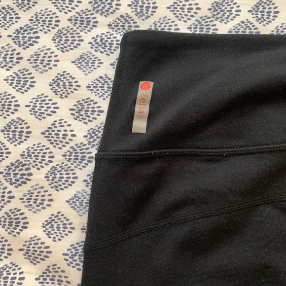 Zella Athletic Leggings with Mesh Detail - Picture 3 of 4